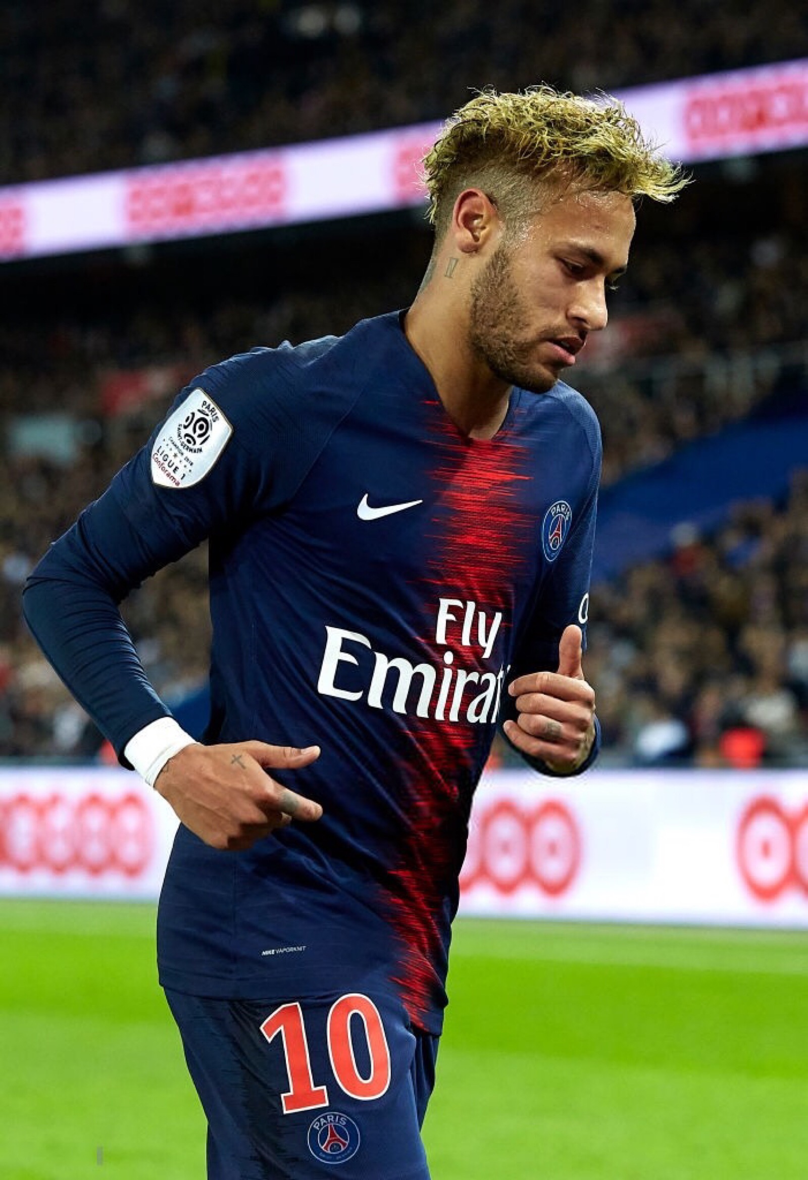 西甲：博耶替补扳平阿拉维斯1-1战平奥维耶多 维尼亚斯破门后染红