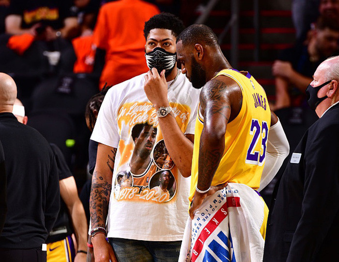 不开心啊！球队大比分落后 杜兰特抱怨吃到技术犯规