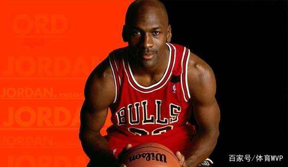 世体：阿隆索回归获利物浦球迷热烈欢迎，阿诺德却遭嘘声相待