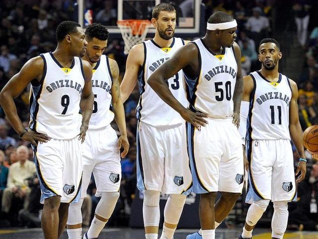 最帅萌神：库里无视啊门防守，打进逆天三分！