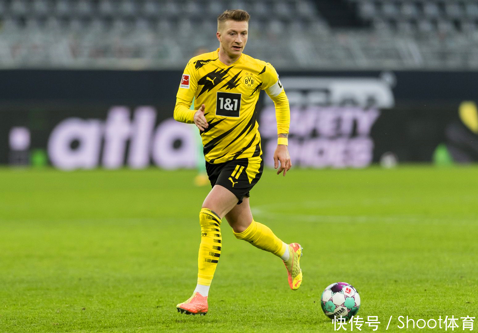 这个人好像才1米74吧，他的扣篮确实很帅，飘逸又不失力量感！