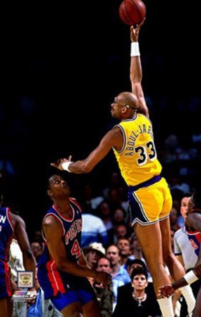 加拉塔萨雷0-1圣吉罗斯联合，普罗米斯-戴维制胜，云亚伊染红