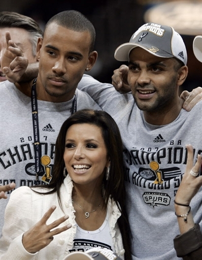 [国际足球]温情·2025：温暖相伴 最美风景