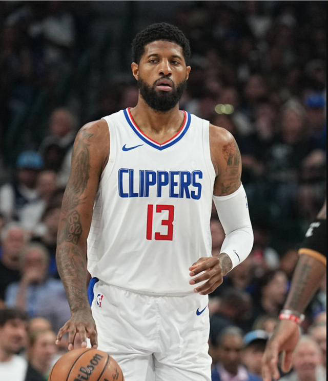 戴维斯26+12杜兰特34分 独行侠险胜火箭