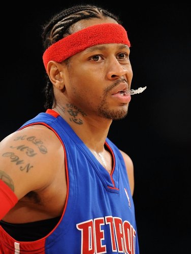 篮球火箭球员社媒晒出训练照