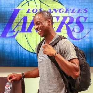 Rita直播整活，粉丝请求线下签售会，Rita：要不我签售个内搭给你？