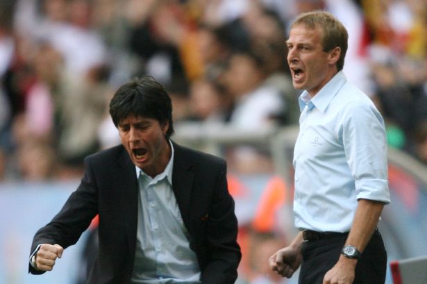 官方：英格兰名哨安东尼-泰勒将执法欧冠第4轮布鲁日vs巴萨